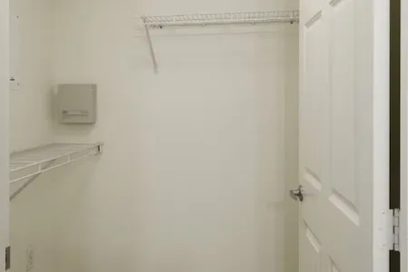 10th Street Serviced Apartment