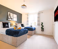 Victorian House with Free Parking, Garden, Smart TVs with Virgin TV and Netflix