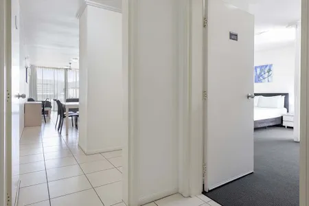 Lake Street Serviced Apartments