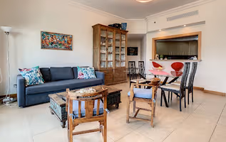 Cosy Al Hallawi Shoreline Apartment
