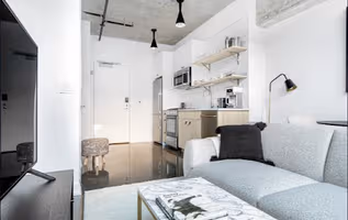 W Chicago Ave Serviced Apartment