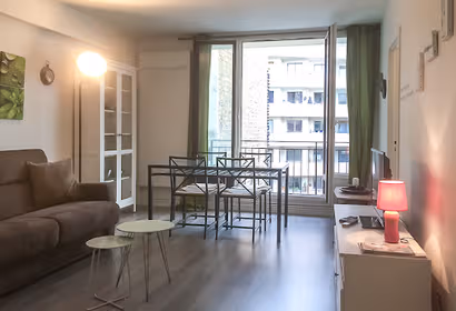 Grandes-Carrières Serviced Apartment