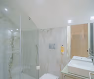 Bathroom at Matosinhos Ocean Flat IV