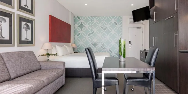 Oaks Melbourne on Collins Hotel