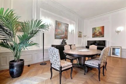 LIVE THE URBAN LIFESTYLE YOU CRAVE AT CHAMPS ELYSEES