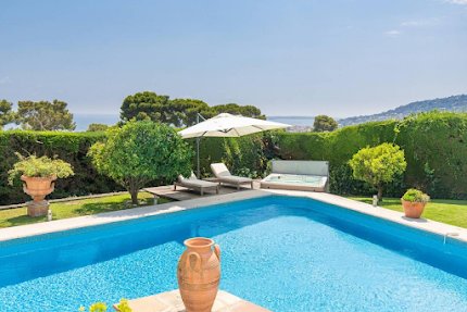 Sensational Luxury Villa Near Antibes