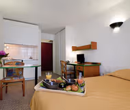 King sized bedroom at La Defense Charras - Champs Elysees