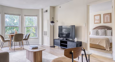 Washington Blvd Apartment