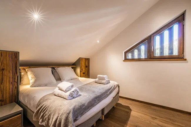 EXCEPTIONAL CHALET WITH JACUZZI IN CHAMONIX