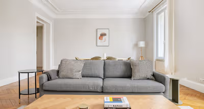 Arrondissement-6th-Odeon Place Saint-Michel