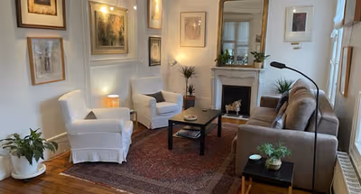 ECLECTIC SHOPPING SCENE IN ST GERMAIN- RUE RENNES