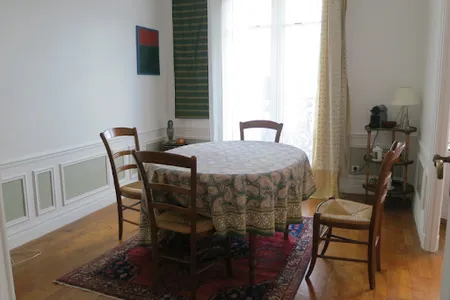 RUE MATHURIN RÉGNIER SERVICED APARTMENT