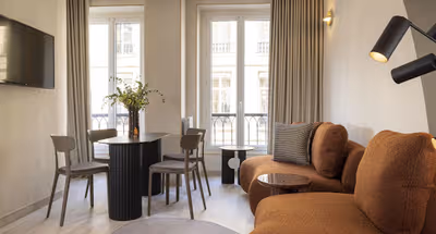 THE GLAMOROUS RUE ST HONORE - TUILERIES & OPERA