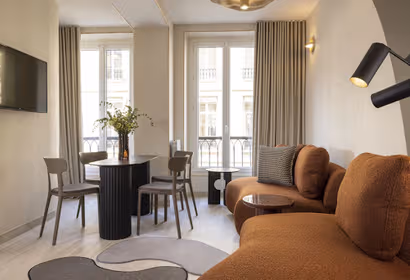 THE GLAMOROUS RUE ST HONORE - TUILERIES & OPERA