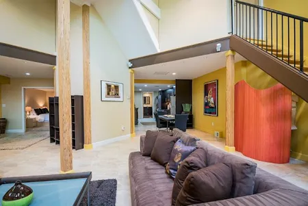 1621 N Colonial Terrace Apartment