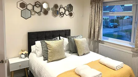 2 Beech Tree Close, Stanmore Apartment