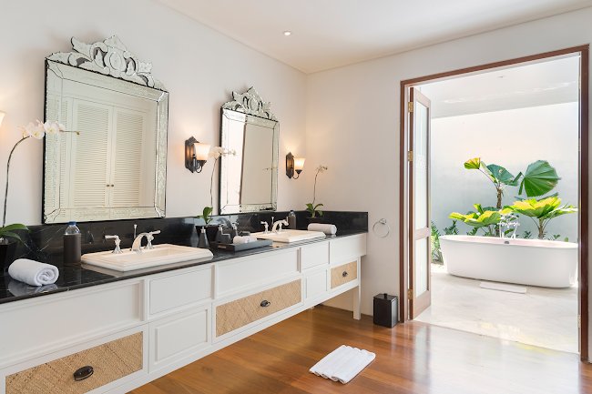 A Quiet Luxury Villa in Petitenget