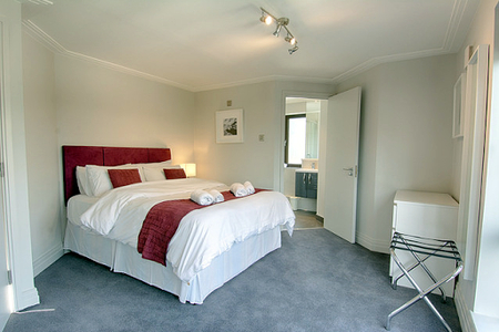 Luxury bedroom at River House Serviced Apartments Aldgate