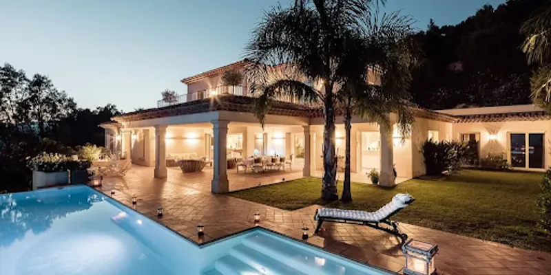 STUNNING VILLA IN GRIMAUD PANORAMIC SEAVIEWS