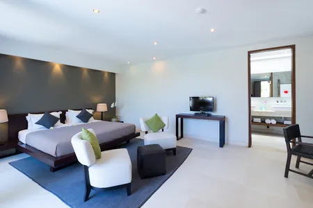 Glamorous Designer Villa With Private Gardens