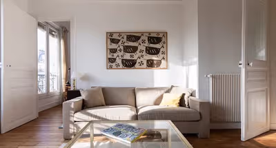 STAYING IN CANAL SAINT MARTIN - BASTILLE