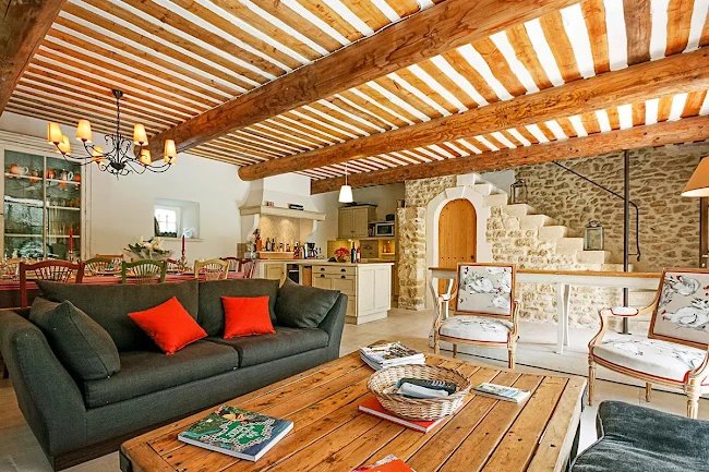 Quintessential Provencal Villa in the Hamlet of Maubec