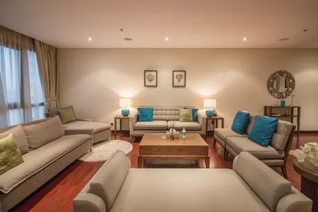East Crescent Road Serviced Apartment