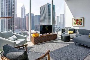 E Illinois Street Serviced Apartment