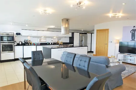 Hampton Court Three Bedroom Penthouse