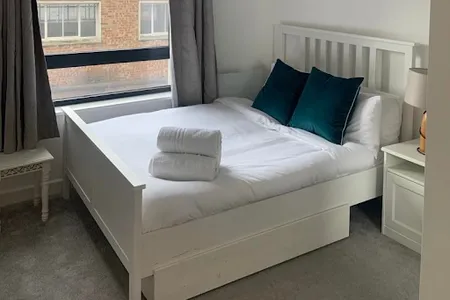 Royal Crescent Apartments