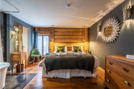 TRADITIONAL LUXURY ALPINE CHALET IN MORZINE
