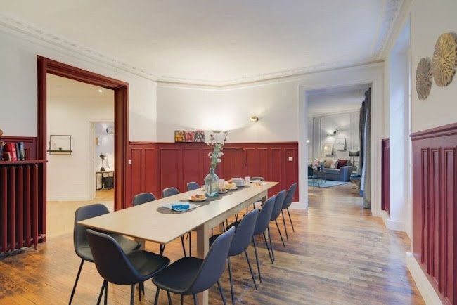A  200M2 JEWEL IN CHAMPS ELYSEES