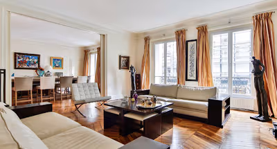 HAUSSMANN LUXURY 230M2 IN AVENUE FOCH
