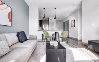 E Riverside Dr Serviced Apartments