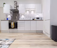 Contemporary 2Bedroom/2Bathroom Apartment in Harwoods Road