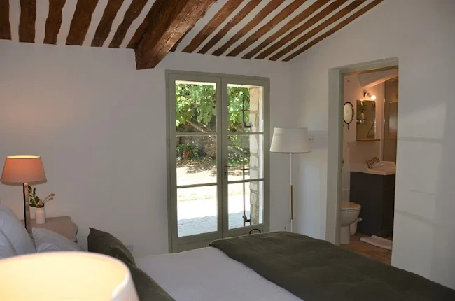 A Cozy Luxury Villa in Eygalieres