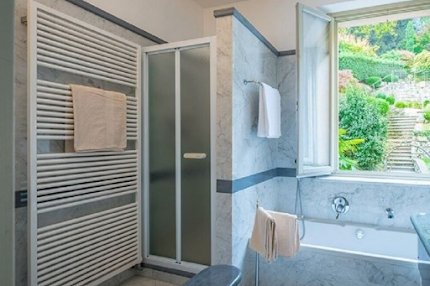 ALL-ENCOMPASSING LUXURY 600M2 VILLA WITH MAGICAL EXQUISITE VIEWS OF LAKEMAGGIORE