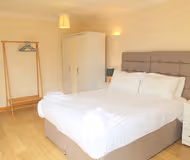 Hampton Court 1 beds with terrace