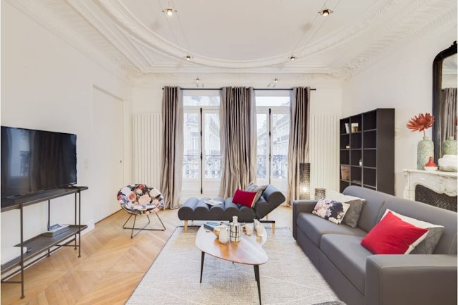 PRESTIGE OF PARIS 8TH NEXT TO CHAMPS ELYSEES