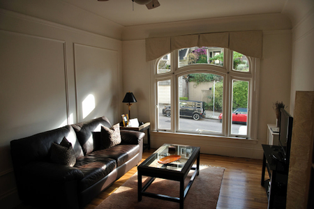 Cosy living room in Green St & Filmore St