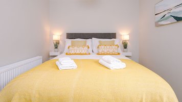 Comfy 2 Bedroom Apartment in Chester City Centre