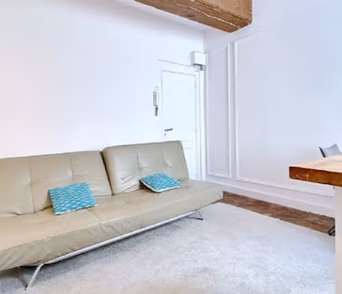 IN THE HISTORIC MARAIS`REPLUBLIQUE