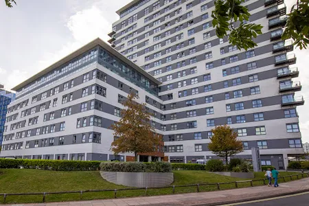 Exterior of Alencon Link Apartments