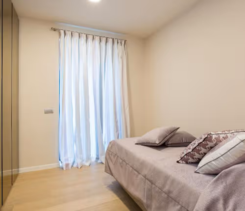 ULTRA MODERN LUXURY RETREAT ON THE FIRST LINE OF LAKE COMO!