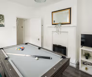 Pleasant 6 Bed house in heart of Croydon