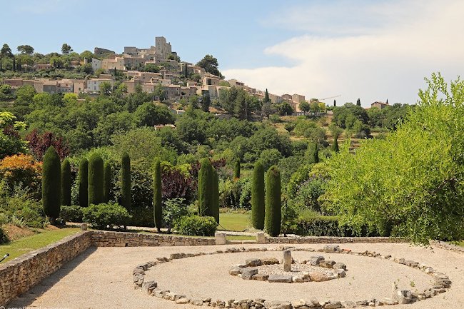 Gorgeous Provencal Mas Near Lacoste
