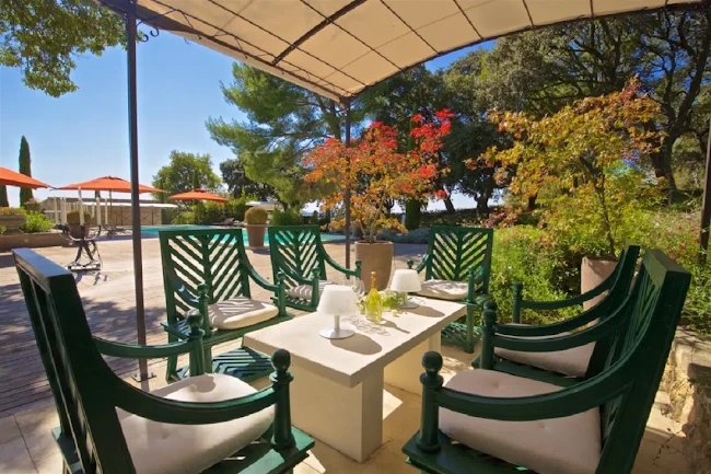 A Luxury Retreat in the Provence des Alpilles