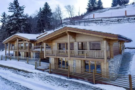 A CATERED LUXURY IN VERBIER! OVERLOOKING THE RHONE VALLEY NEXT TO PISTE STATION