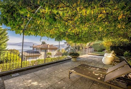 ALL-ENCOMPASSING LUXURY 600M2 VILLA WITH MAGICAL EXQUISITE VIEWS OF LAKEMAGGIORE
