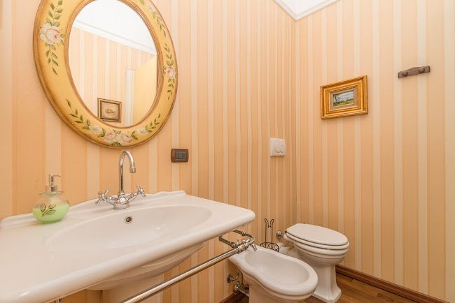 LAKE COMO HISTORIC LUXURY VILLA- 1200M2 OF PURE SPLEDOUR